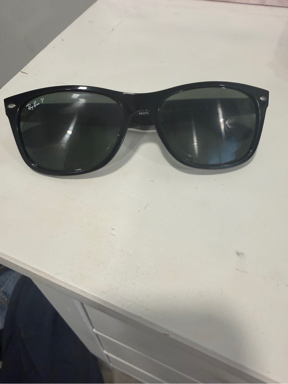 Ray-Ban Black Wayfarer Sunglasses Polarized with Lenses